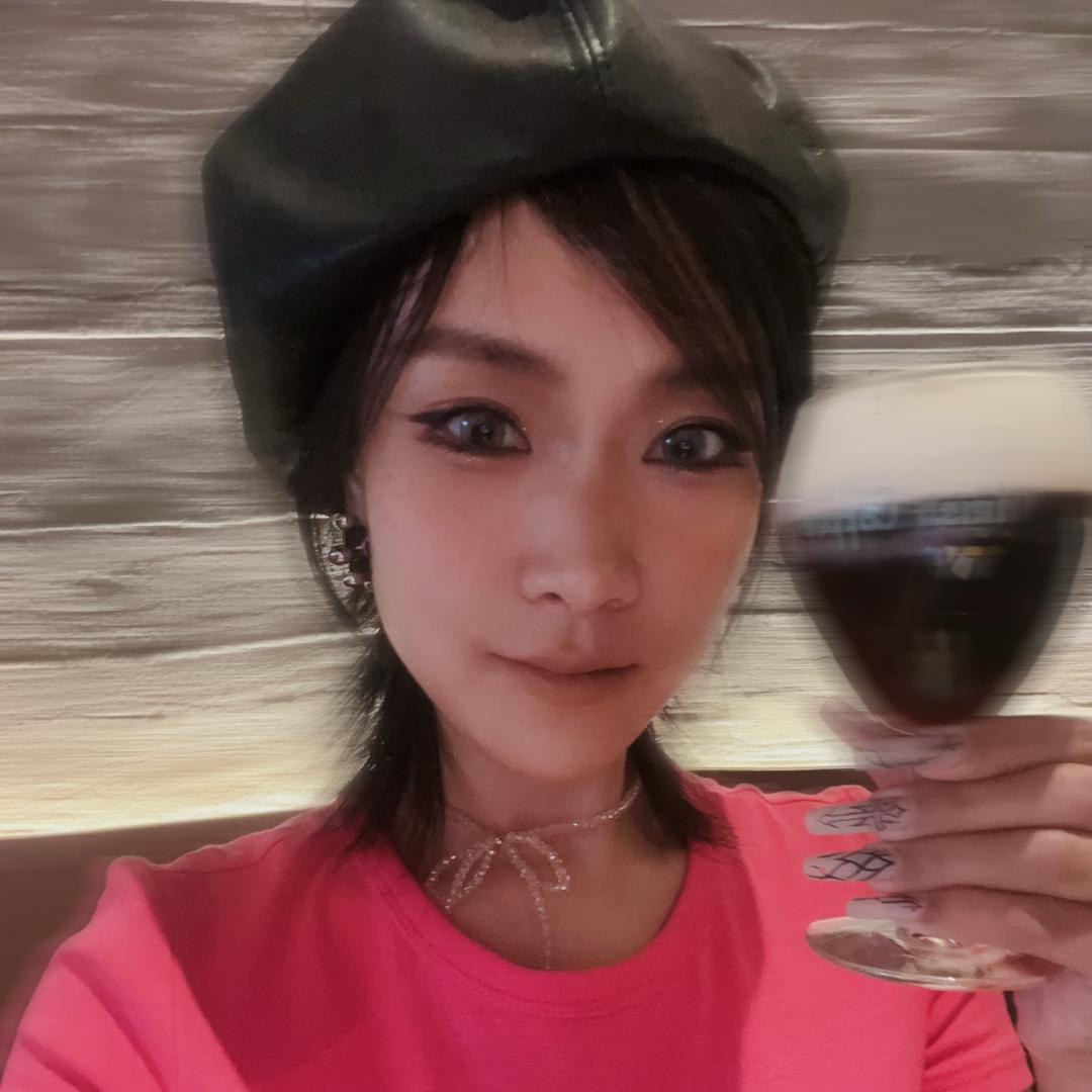 黑黑爱种草