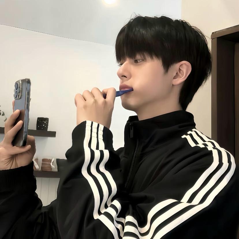 月光下……🌺🌺🌺