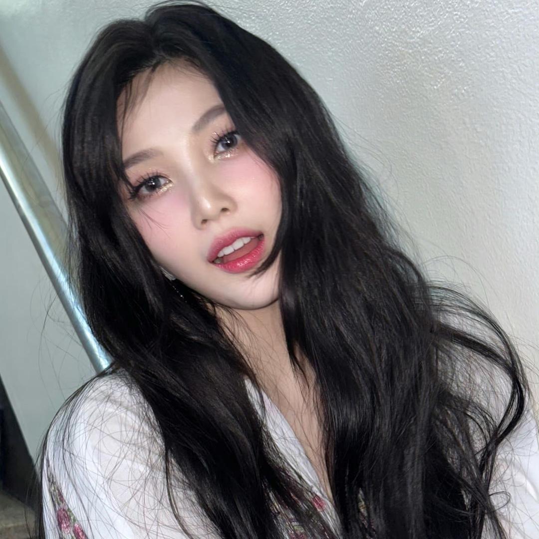 绾