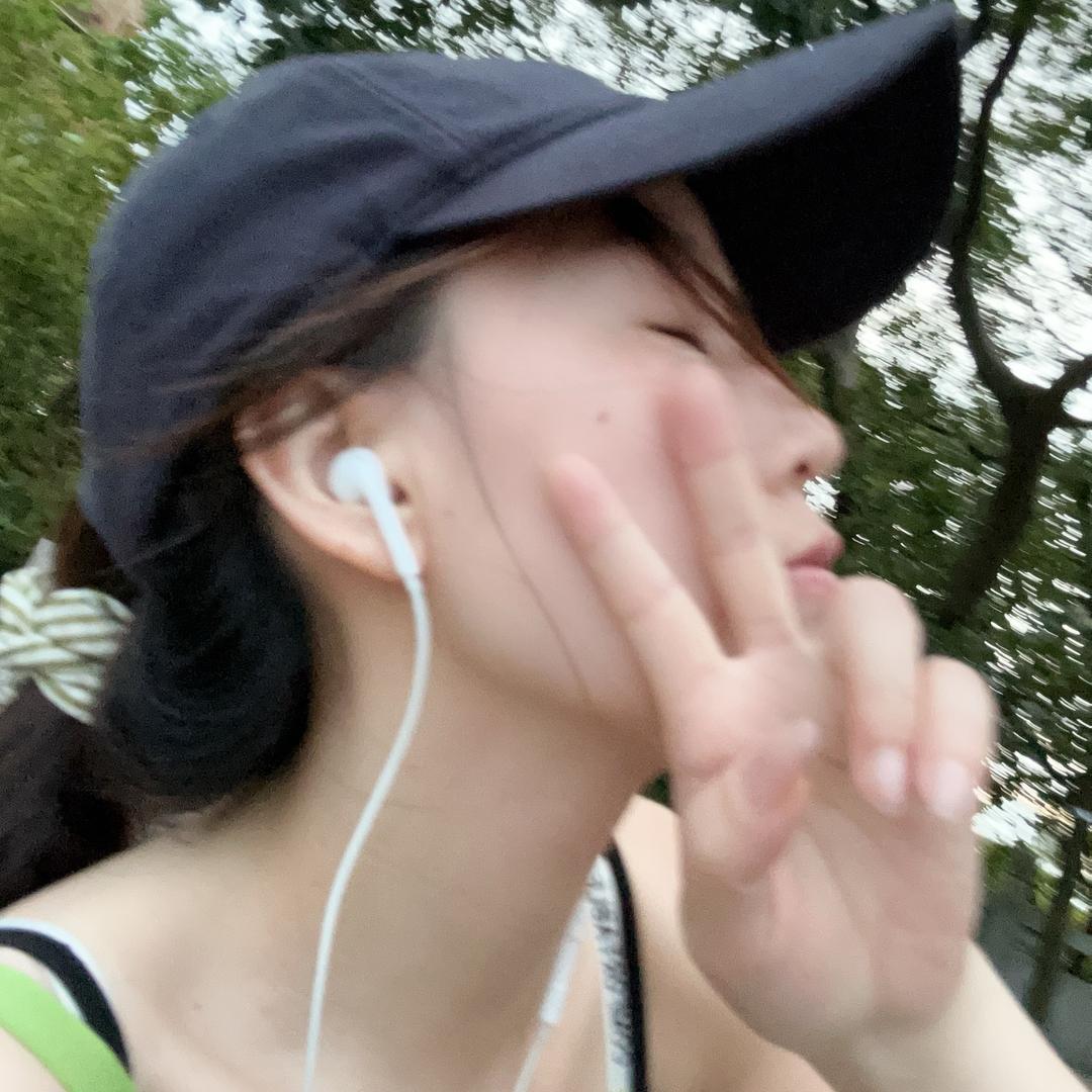 瘦了穿吊带 哈哈
