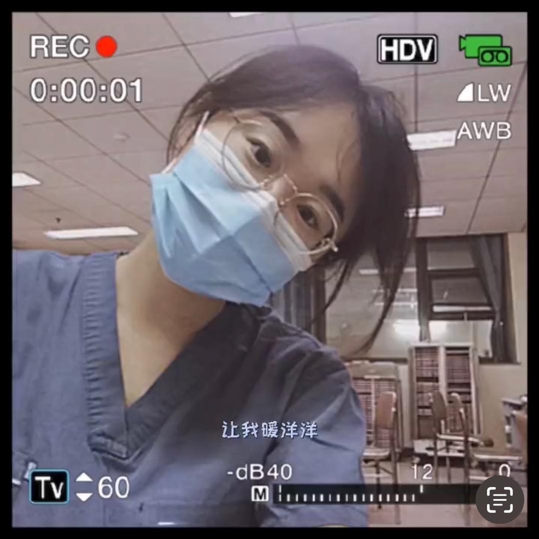 黄知更
