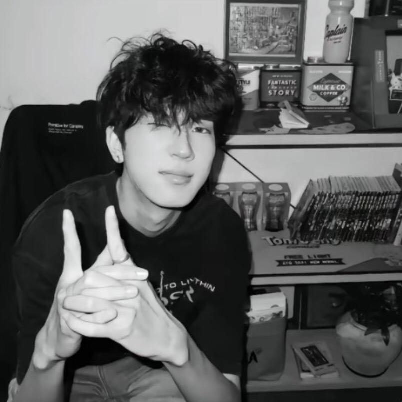 鱼头.