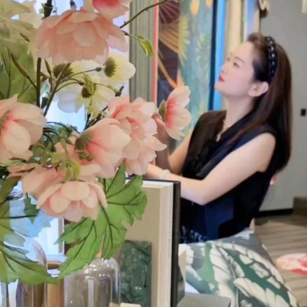 鹿邑玉兰墙布.窗帘娜姐