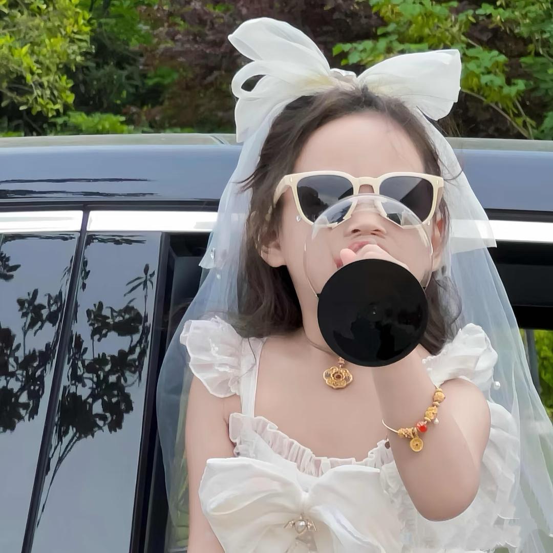 🦄 L i✨ n a 🍭