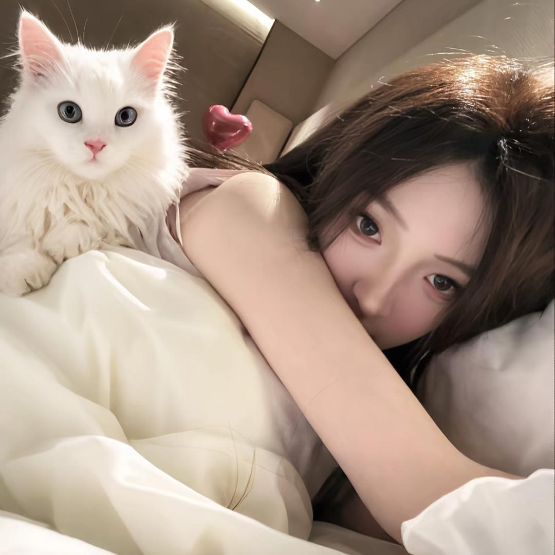 女主角.
