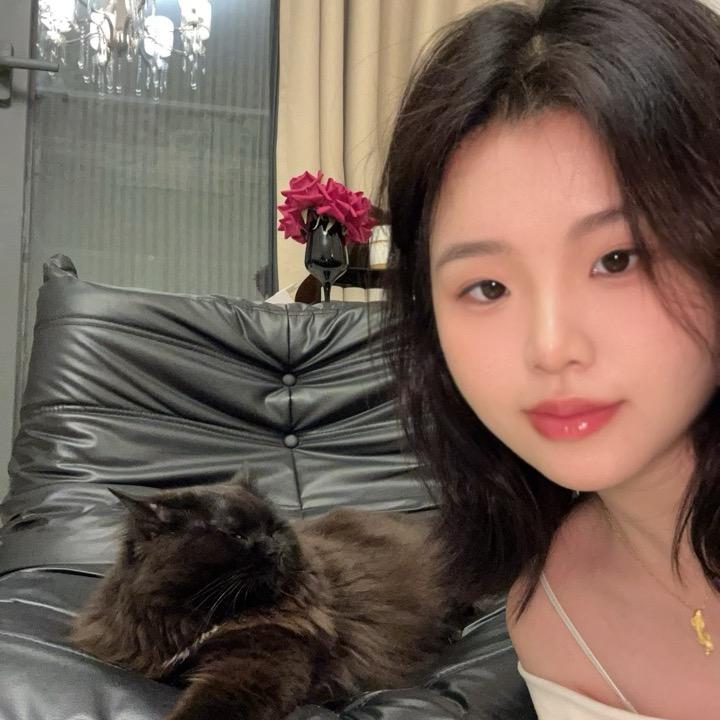 妮娅-