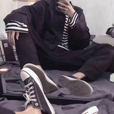 小..