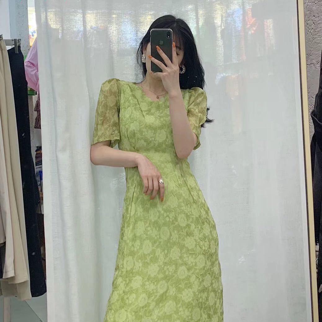 小雨的外贸服装店