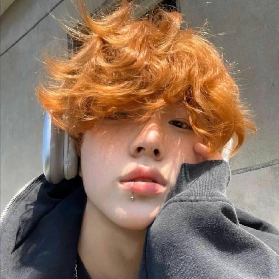 寡妇床底少年郎