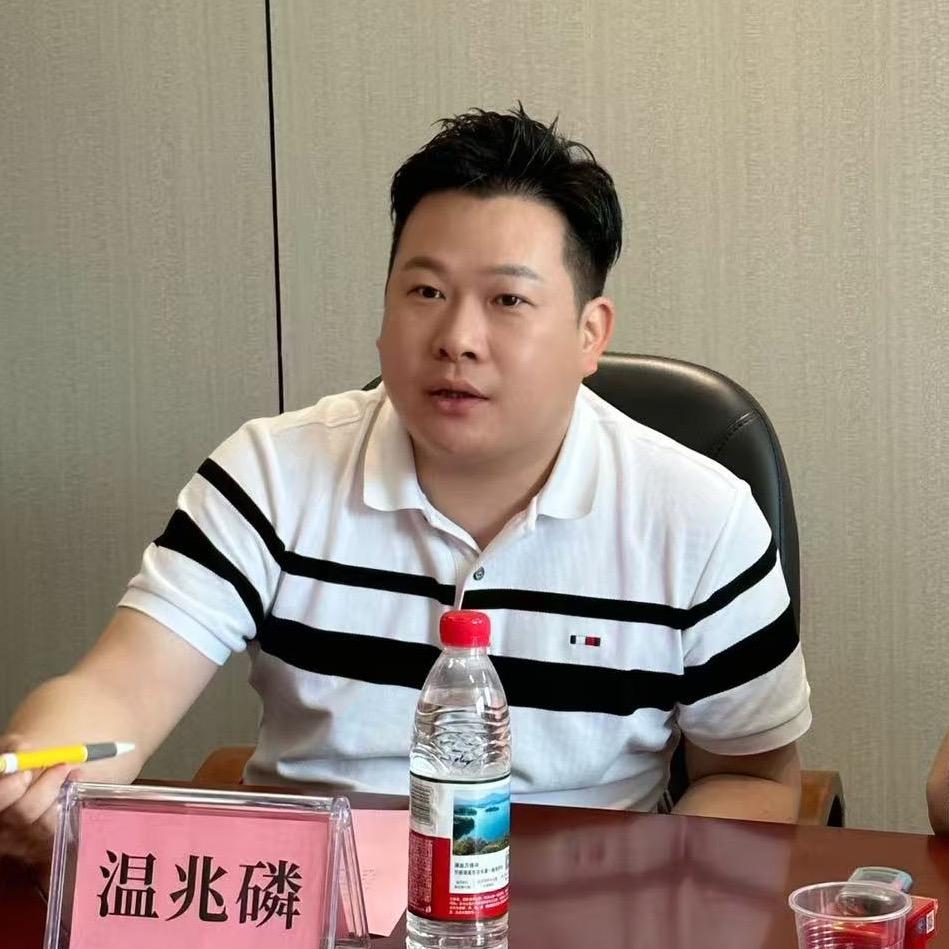 十八年广告人  老温（鸿图广告）