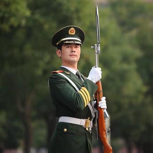 最美那抹红🇨🇳