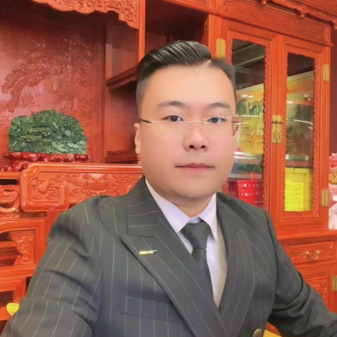 秦嘉骏