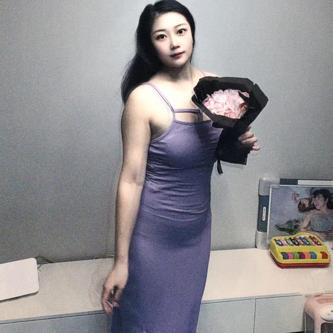 欢宝儿🍼在家直播女装