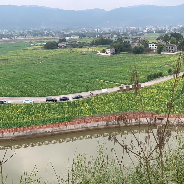 山里饭桌