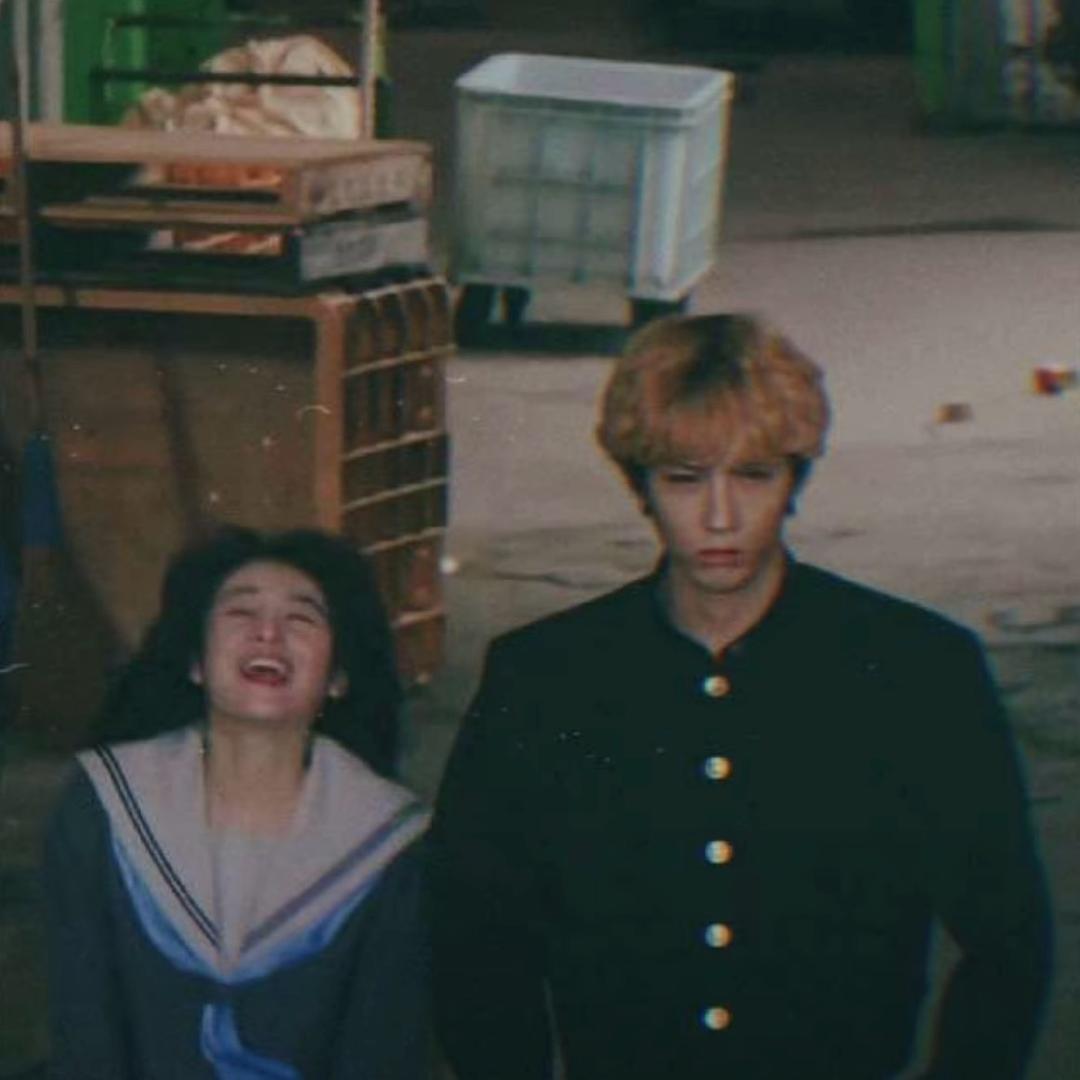 云边有个小卖部