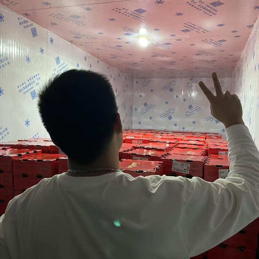 百鲜优选食品贸易总仓