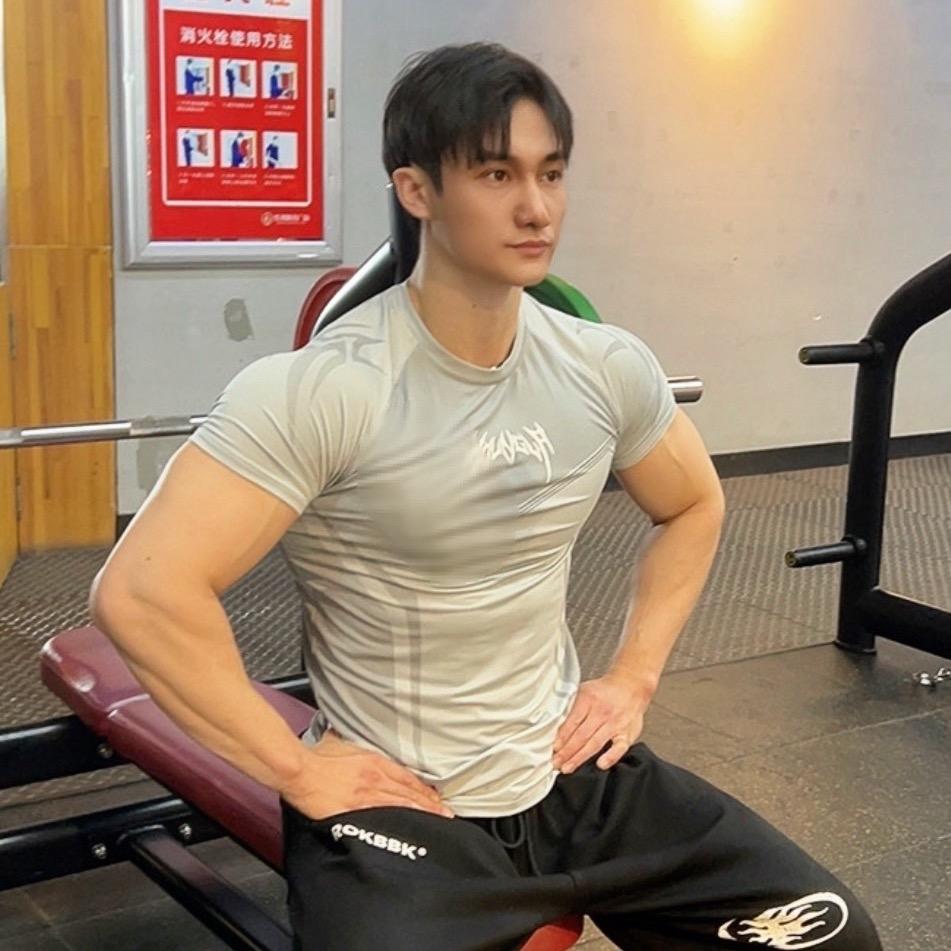 360健身狂暴运动导师  臧佳奇