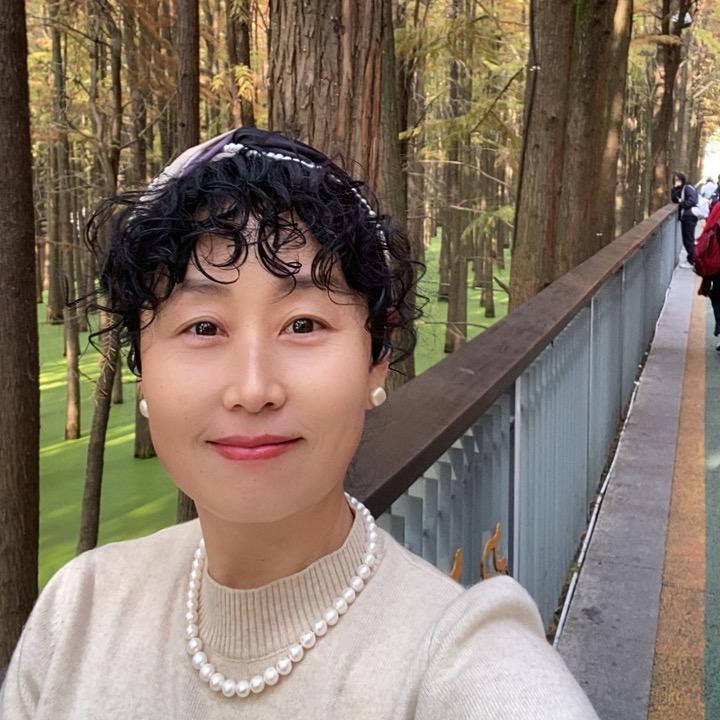 依依美人团曼卿