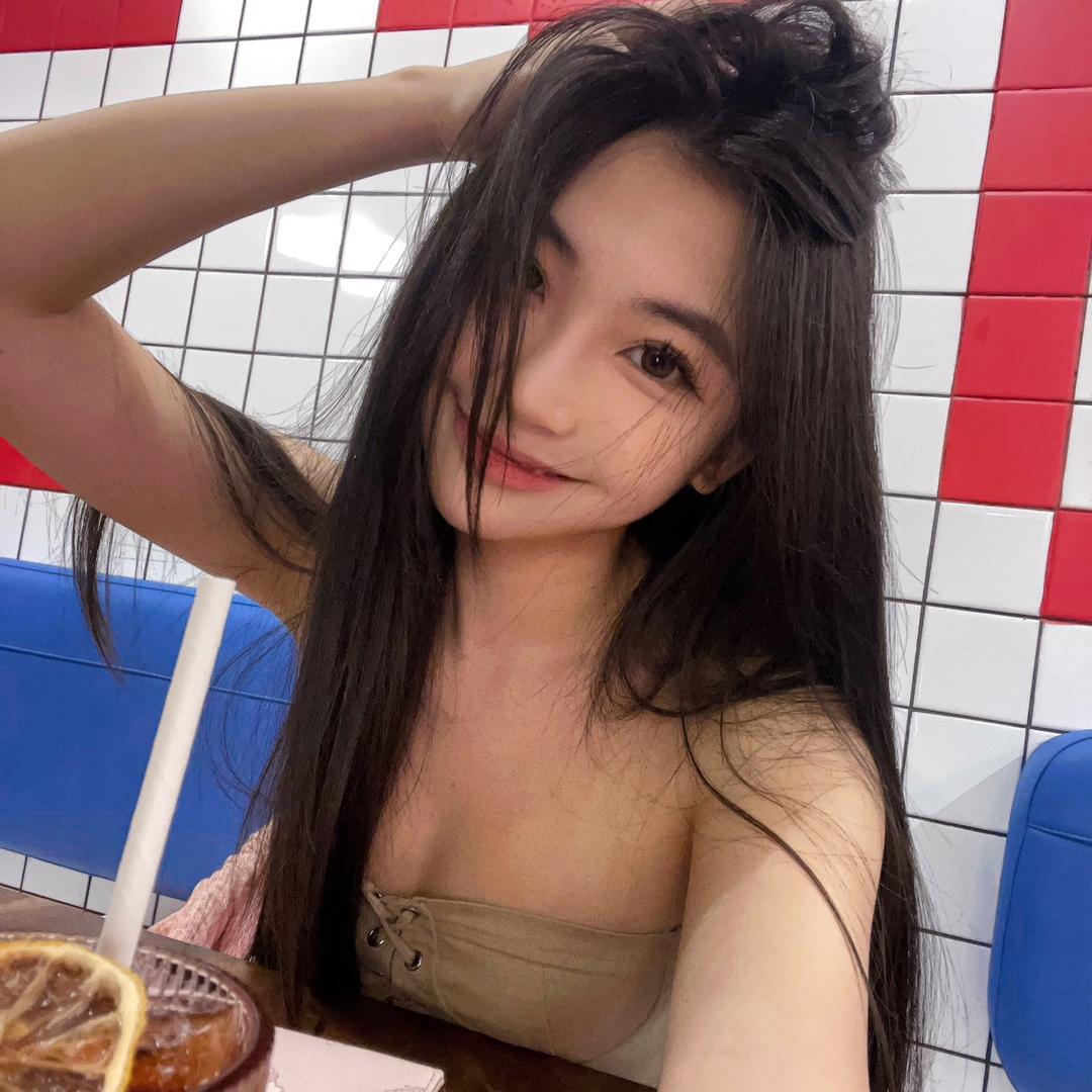 Ellen 君闻呀