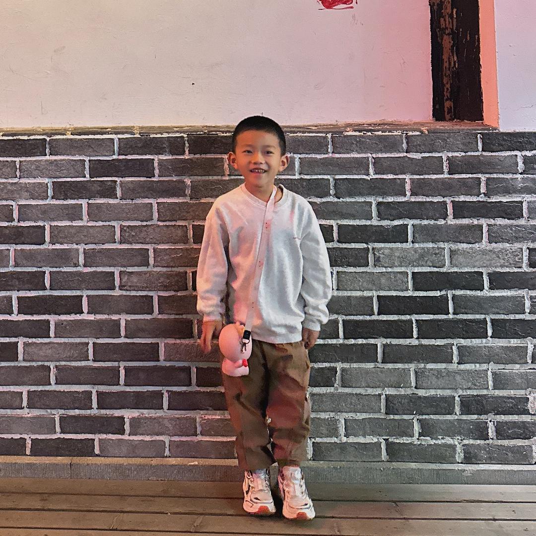 天真又可爱的李李💍