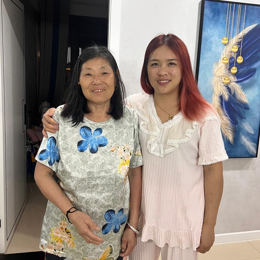 娜娜一家人