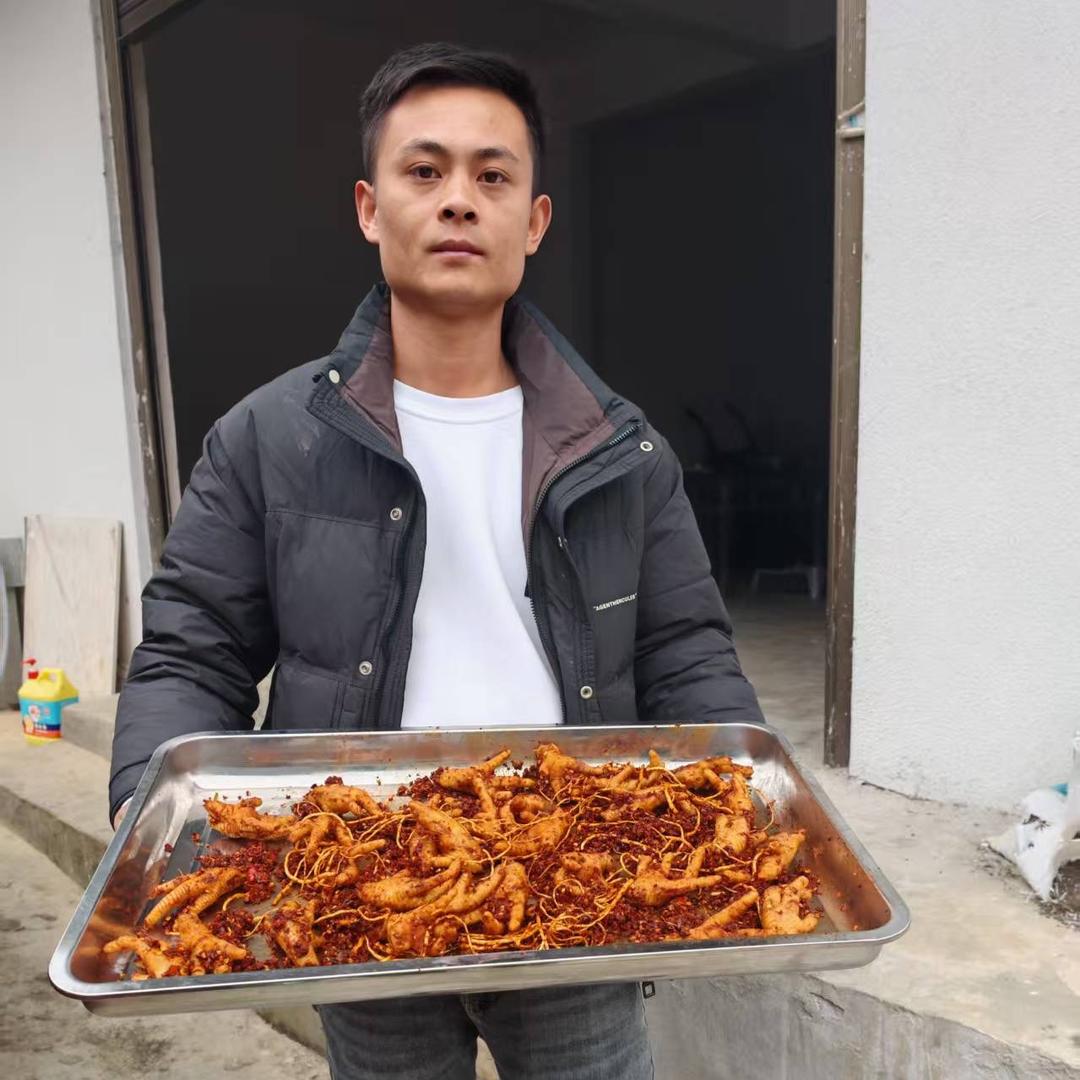 闯哥摆摊记（卖佤味鸡爪）