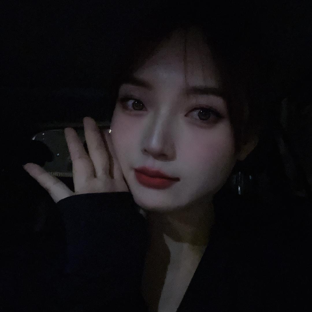 欣欣.