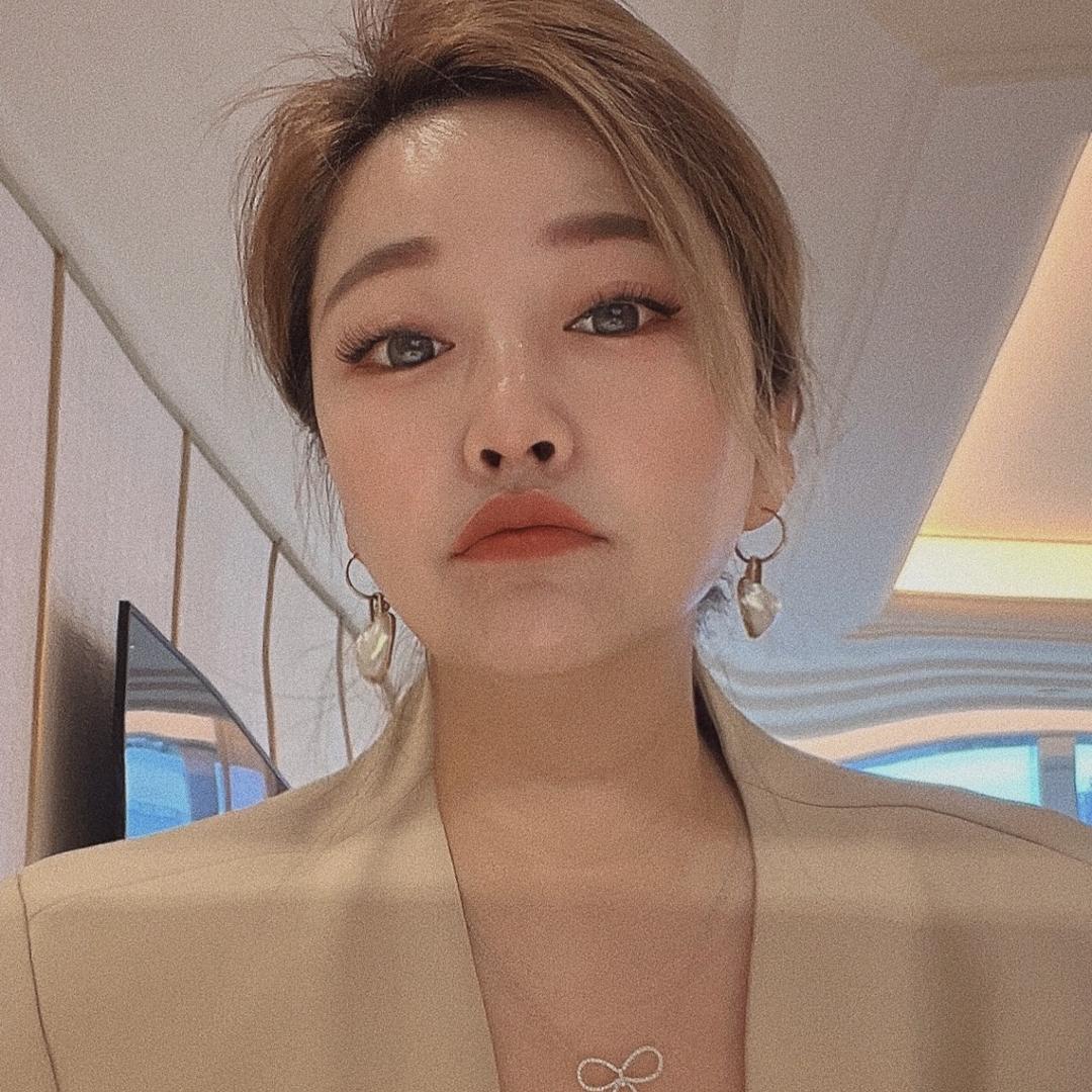 @梁莉