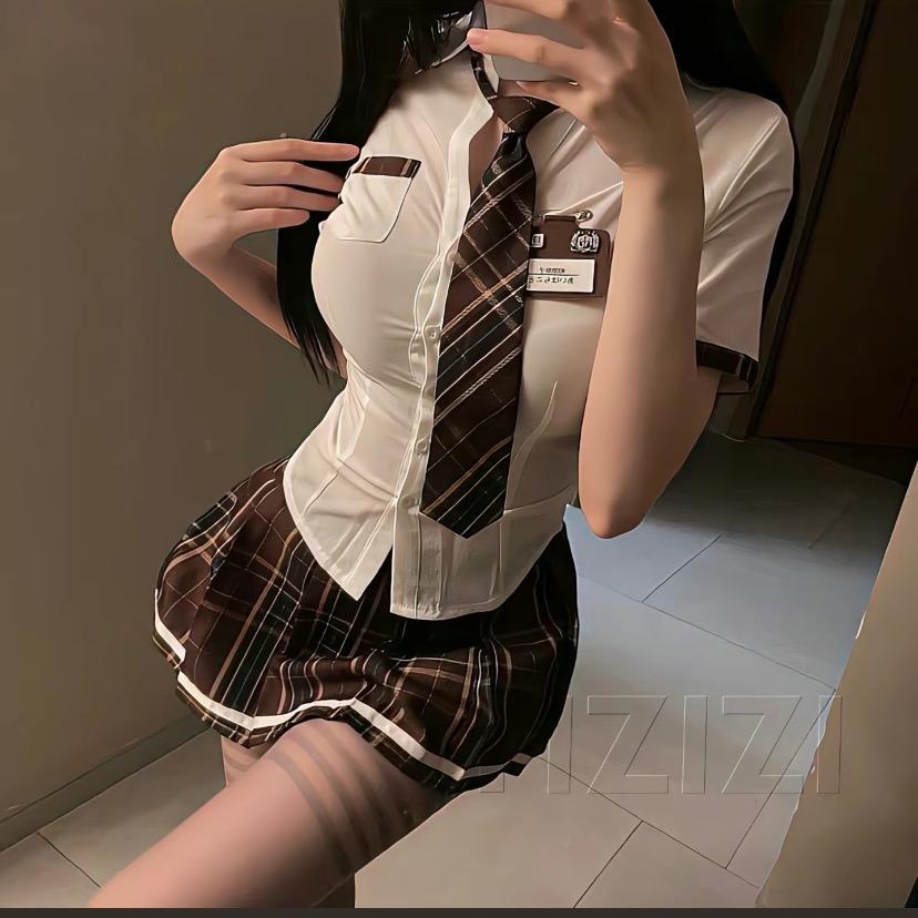 伊悄悄地撒货
