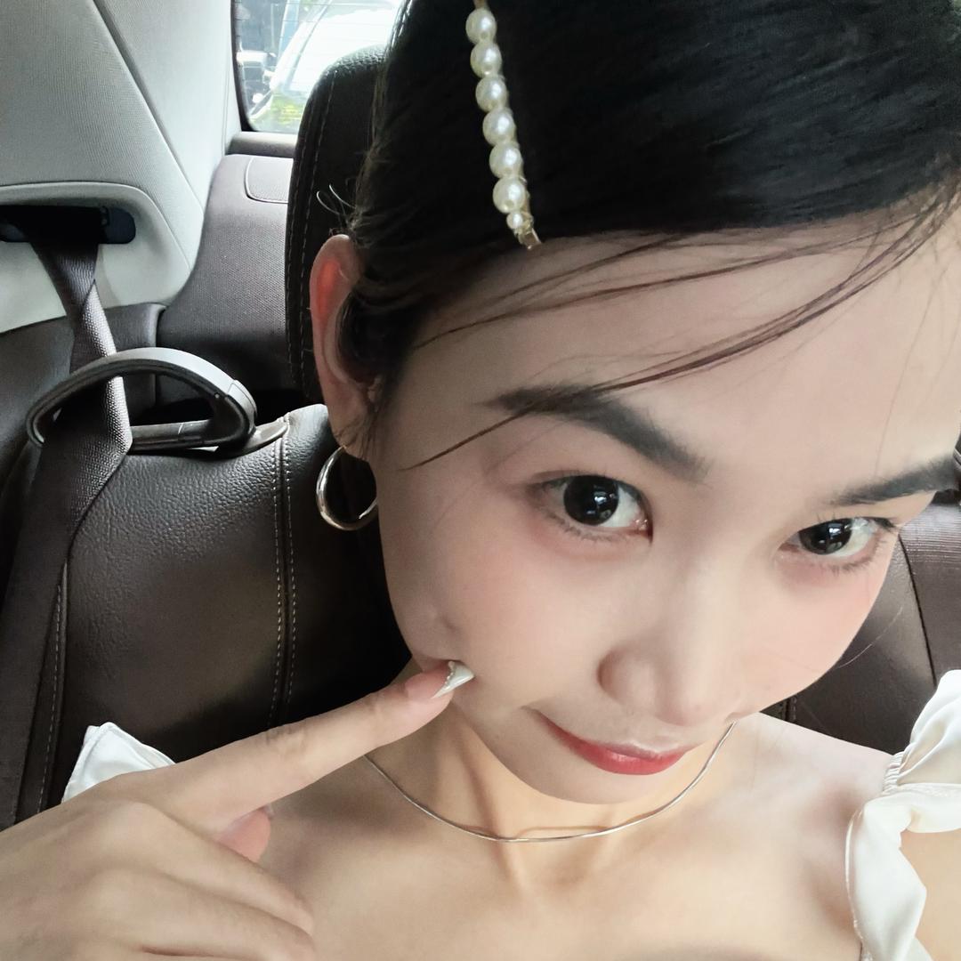 加电的小冰🟰加冰🧊