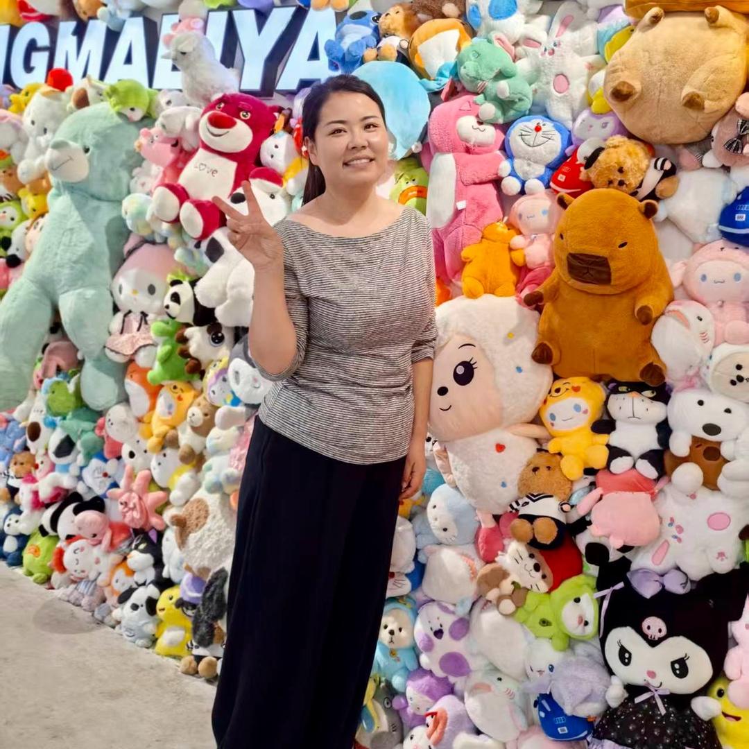 º卖钢筋水泥的李莹莹