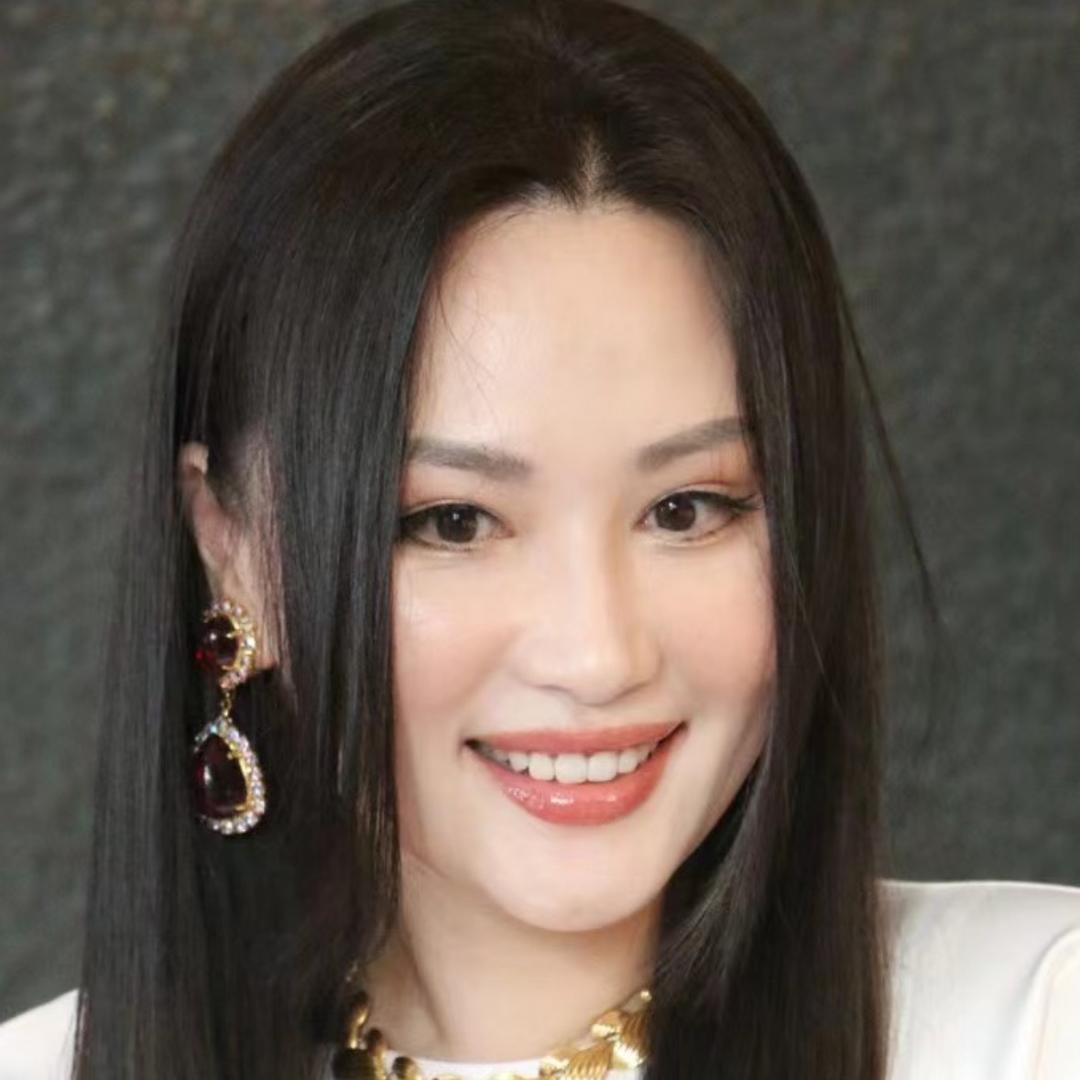 富山山唯一助理龙龙