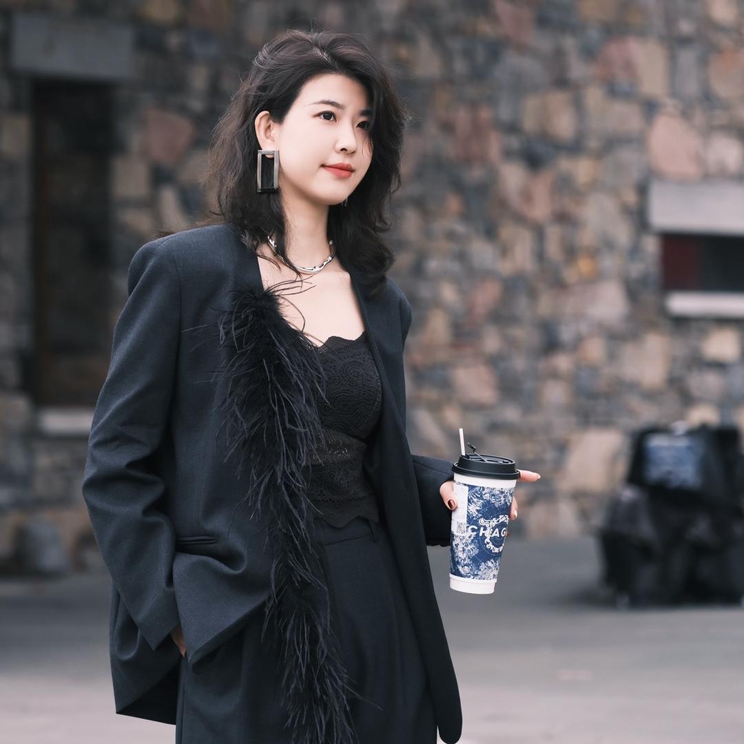 衣所曼思设计师买手店—婷婷