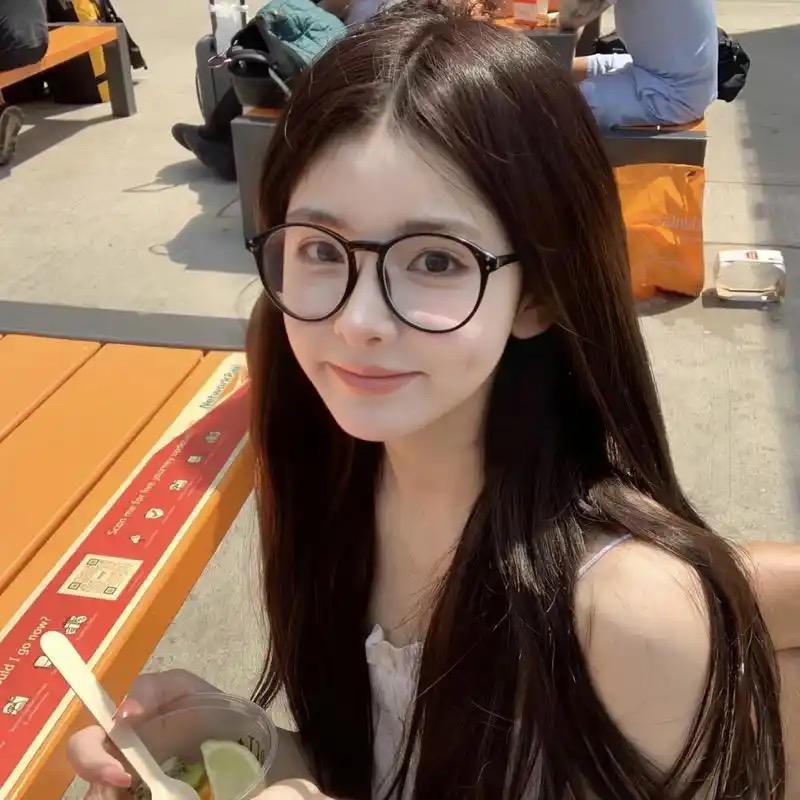 妃婕站华
