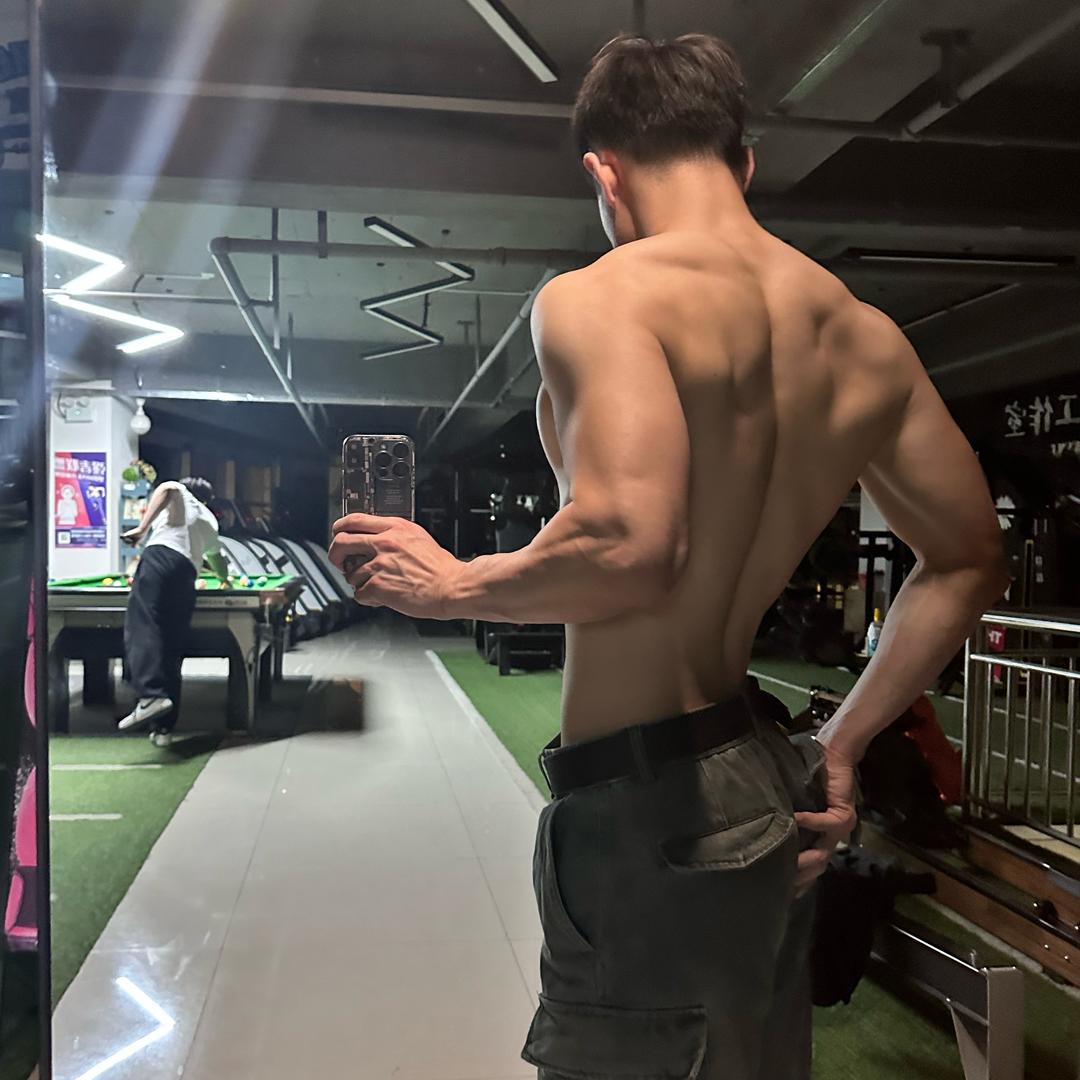 塑形时代健身  小飞