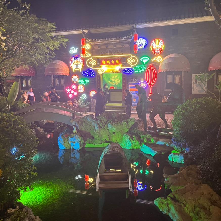 小黑狗