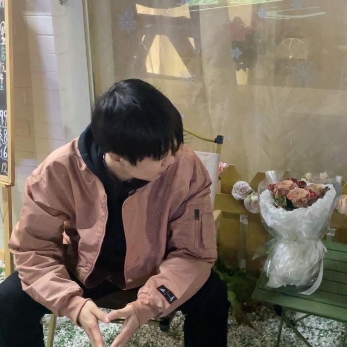 你头发乱了喔