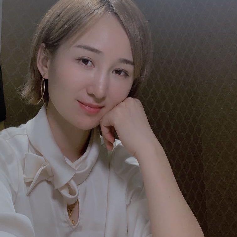 远安眉型设计师—卢丹