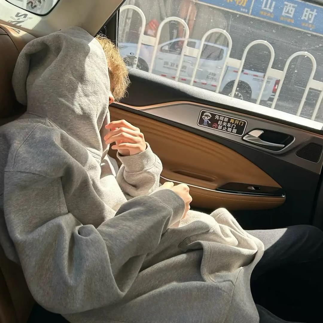 憨包谷.