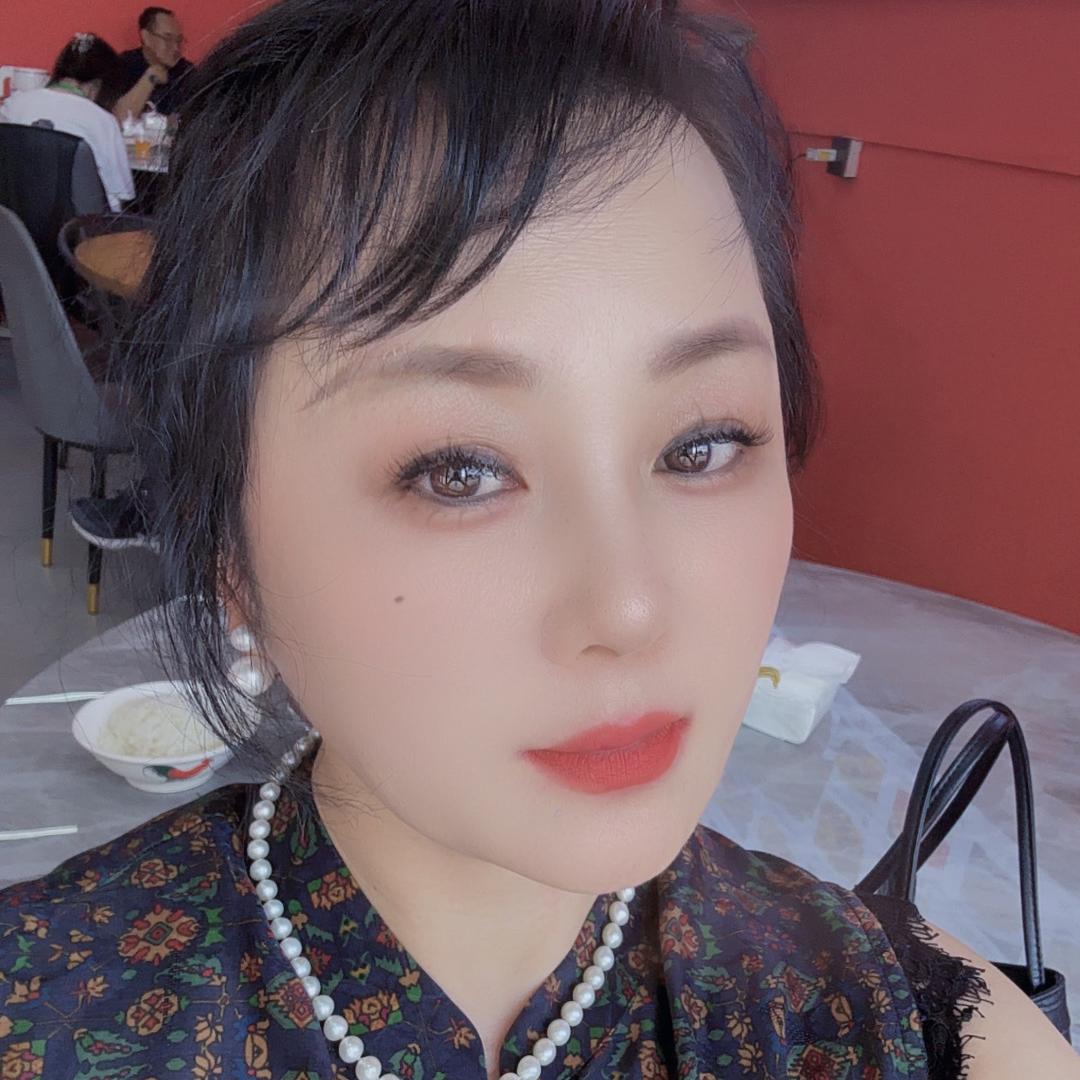 孙姐：宁波女装商行（宁波轻纺城）
