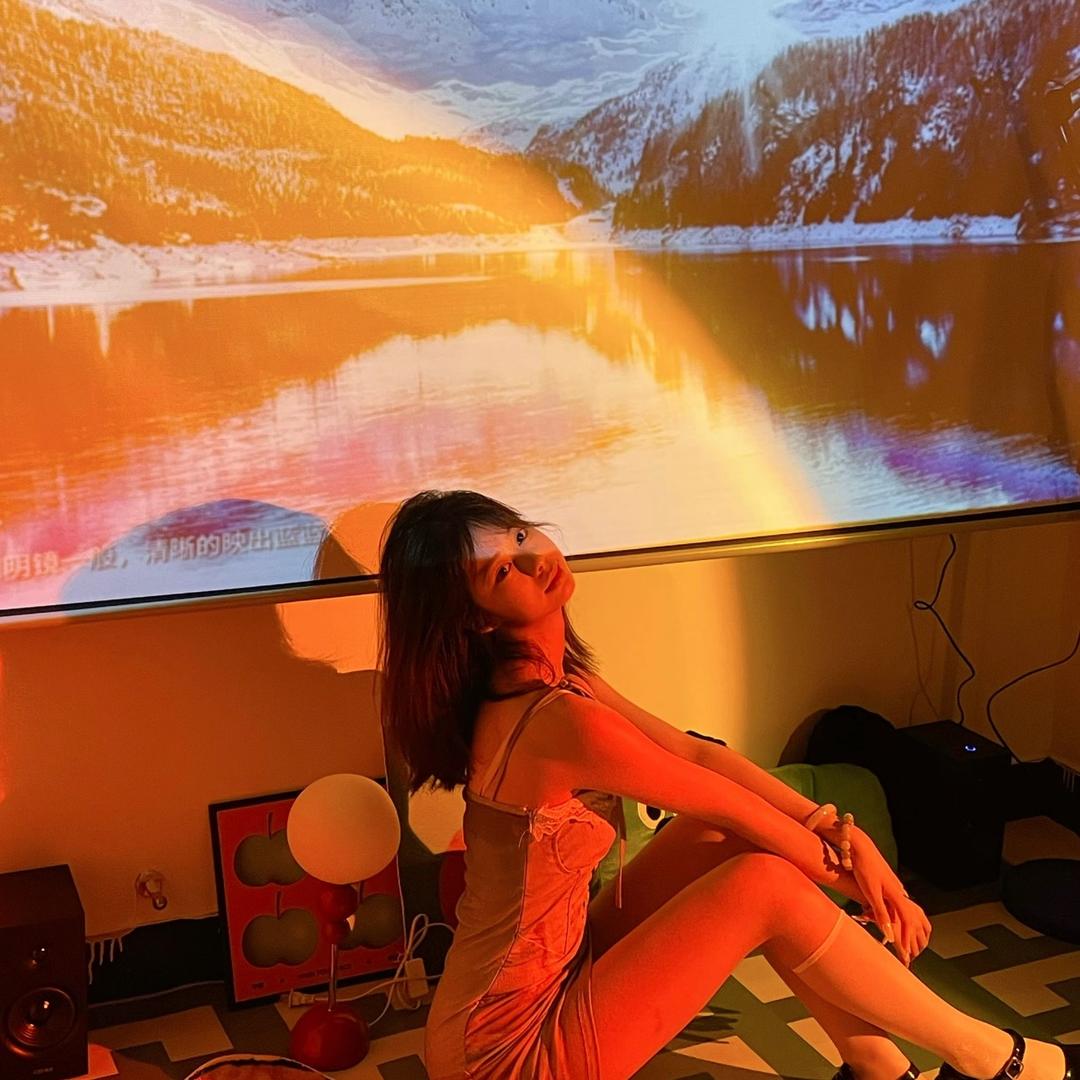 甜甜·踩背影咖