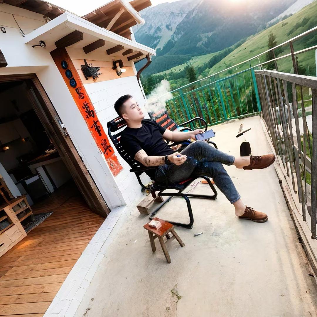 山鼎侗人  小哥
