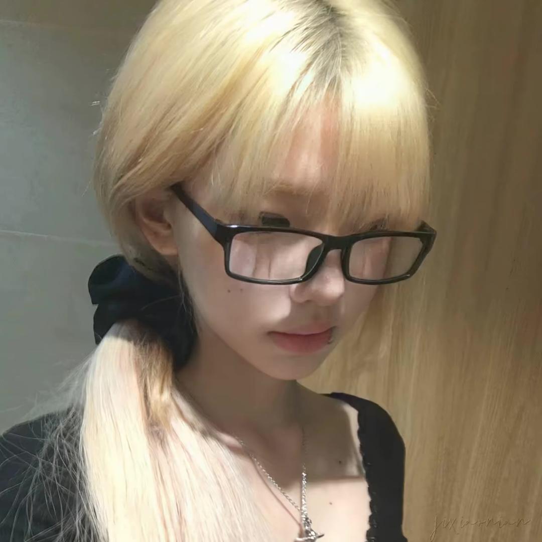 判冬^