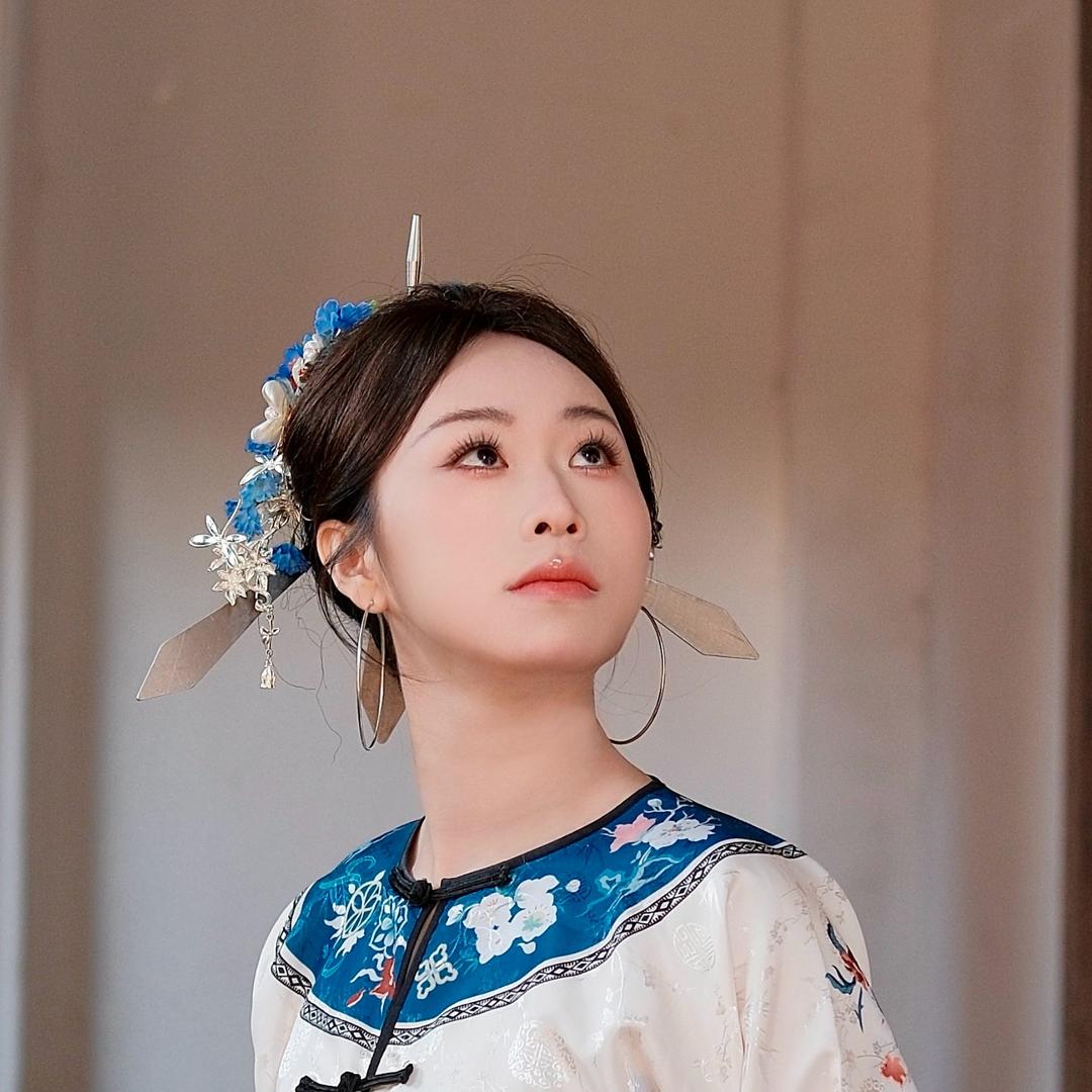 叁月李
