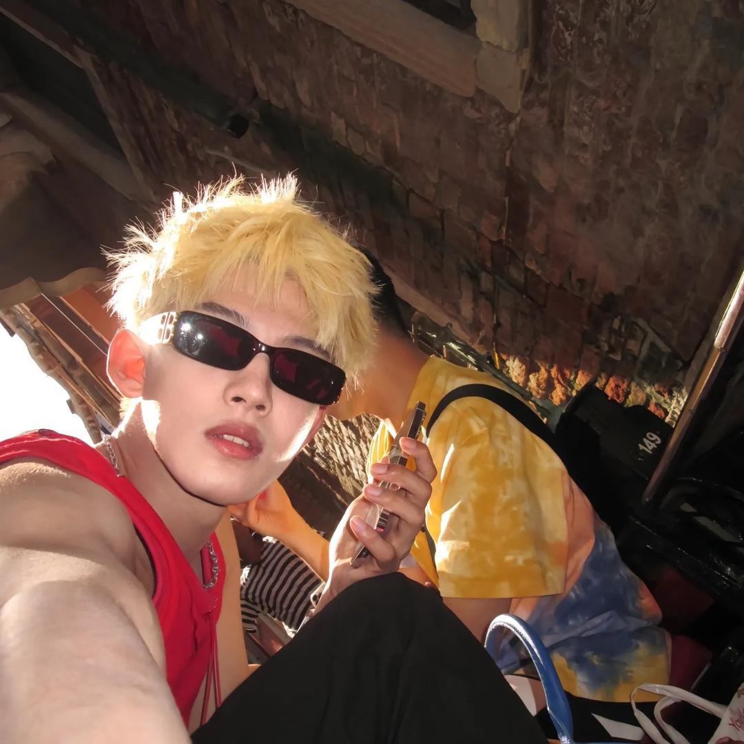 🤟🏻🤟🏼🤟🏽