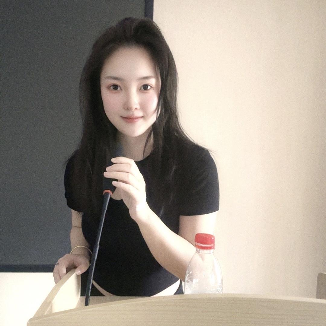 观执卡牌-新月（宠物账号总运营）