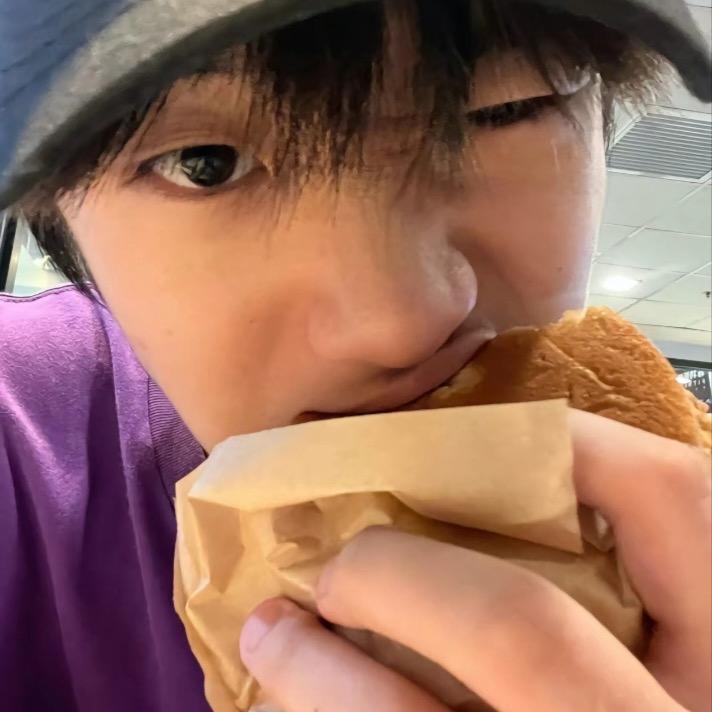 小郑很难过