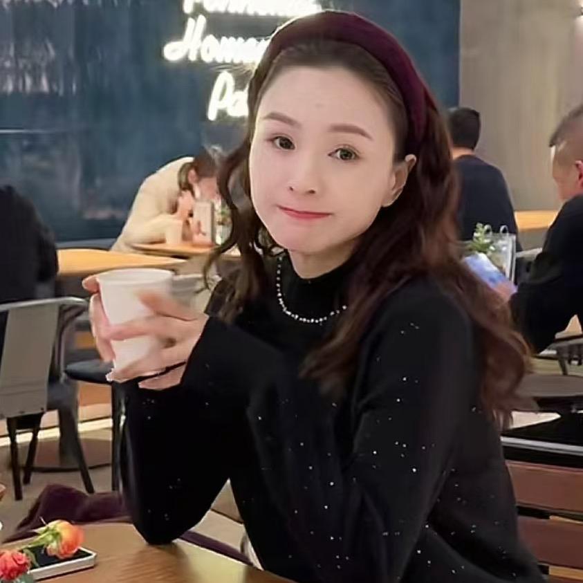 额头上的豆豆(时尚穿搭）