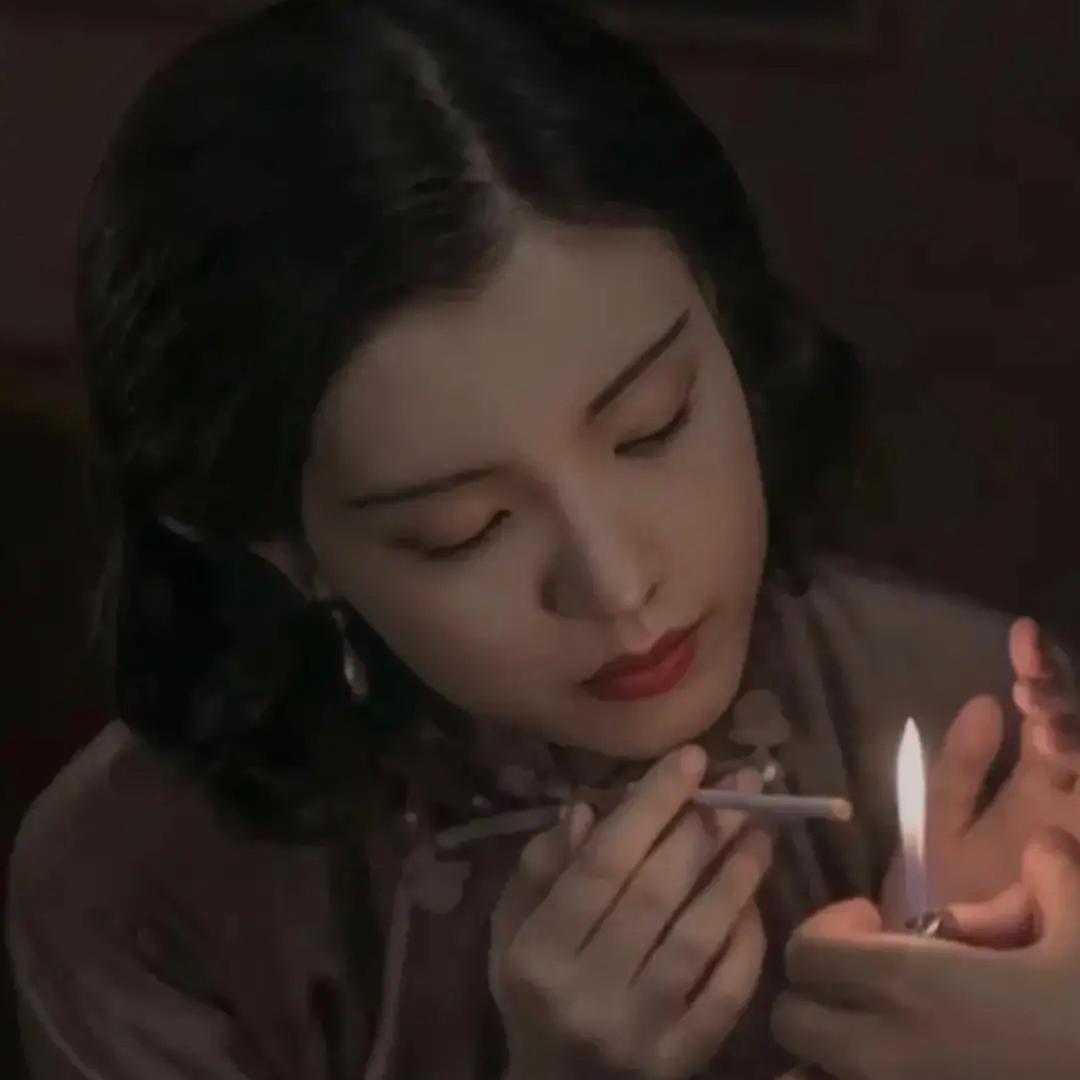 苍白.