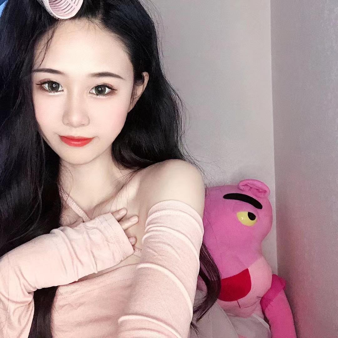 那女的